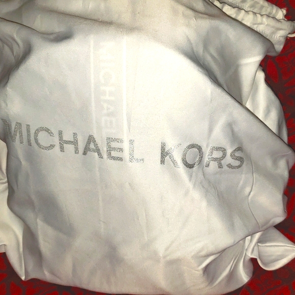 NEW-Auth w/RECEIPT🎒 - Picture 6 of 6